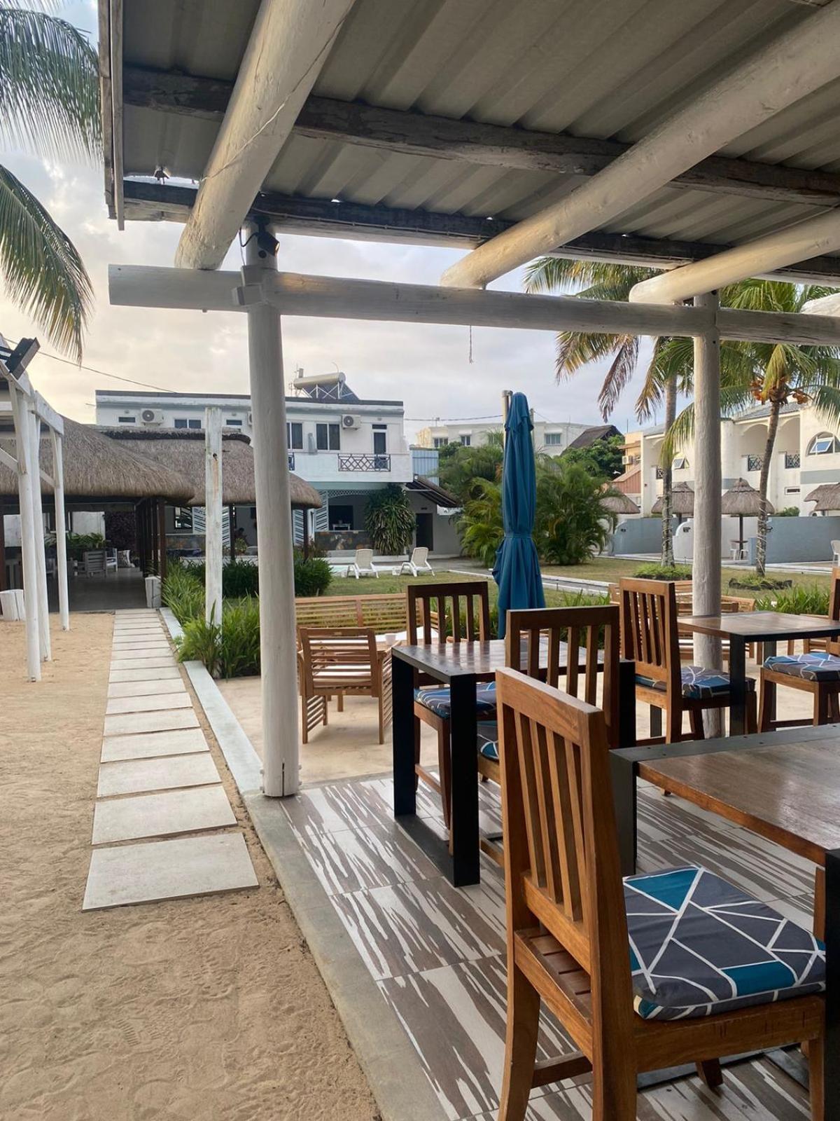 Stella Rina "Adults Only" Bed & Breakfast Grand Baie Bagian luar foto