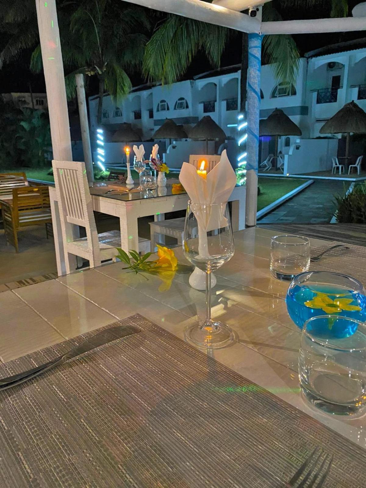 Stella Rina "Adults Only" Bed & Breakfast Grand Baie Bagian luar foto