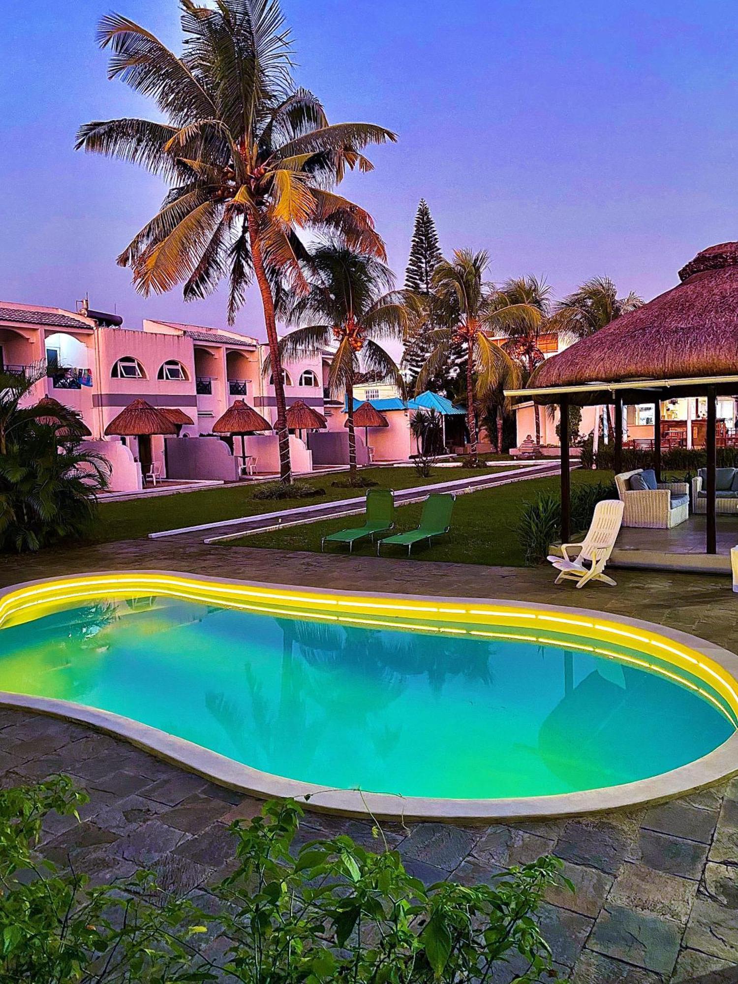 Stella Rina "Adults Only" Bed & Breakfast Grand Baie Bagian luar foto