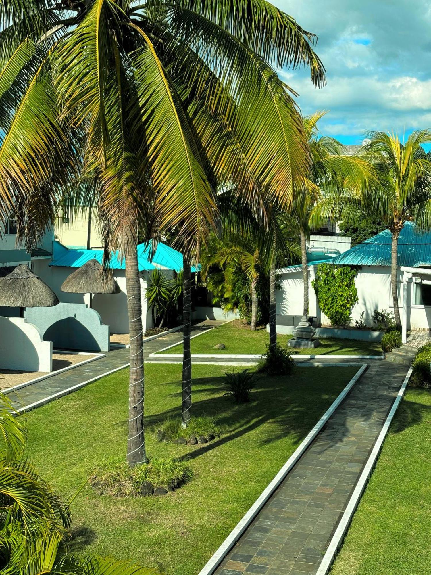 Stella Rina "Adults Only" Bed & Breakfast Grand Baie Bagian luar foto