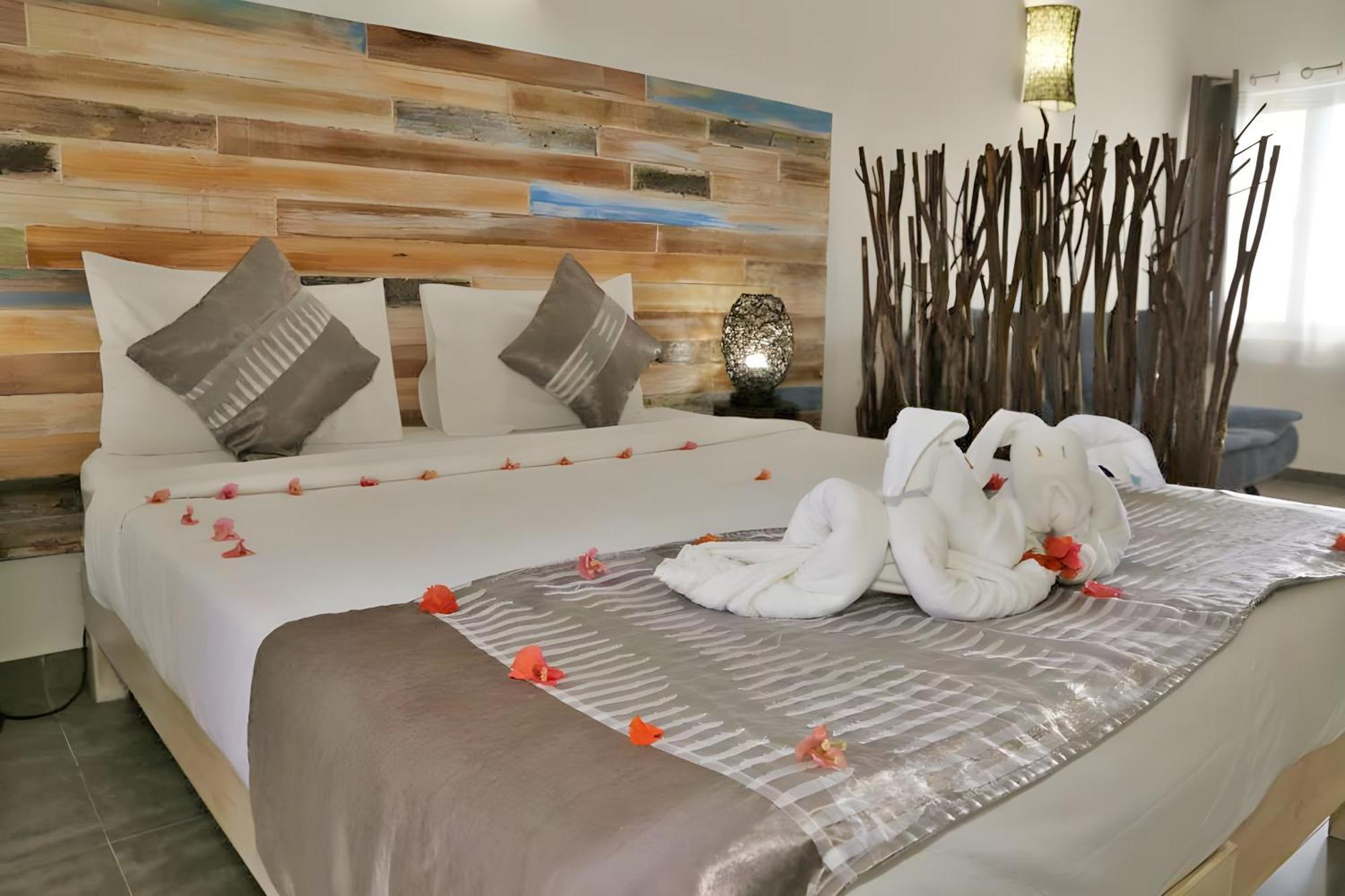 Stella Rina "Adults Only" Bed & Breakfast Grand Baie Bagian luar foto