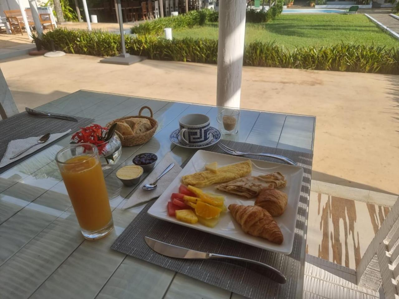 Stella Rina "Adults Only" Bed & Breakfast Grand Baie Bagian luar foto