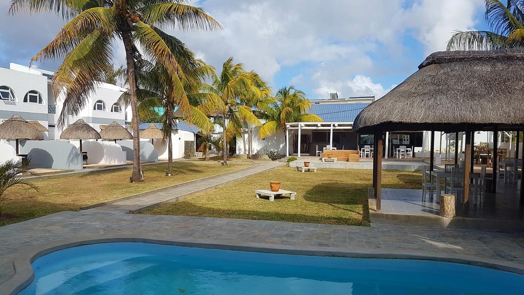 Stella Rina "Adults Only" Bed & Breakfast Grand Baie Bagian luar foto